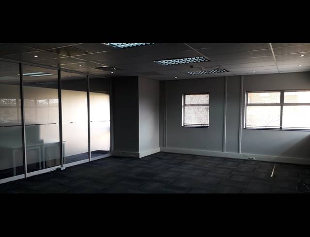 2,694M² CO-WORKING SPACE TO LET IN DIE HOEWES